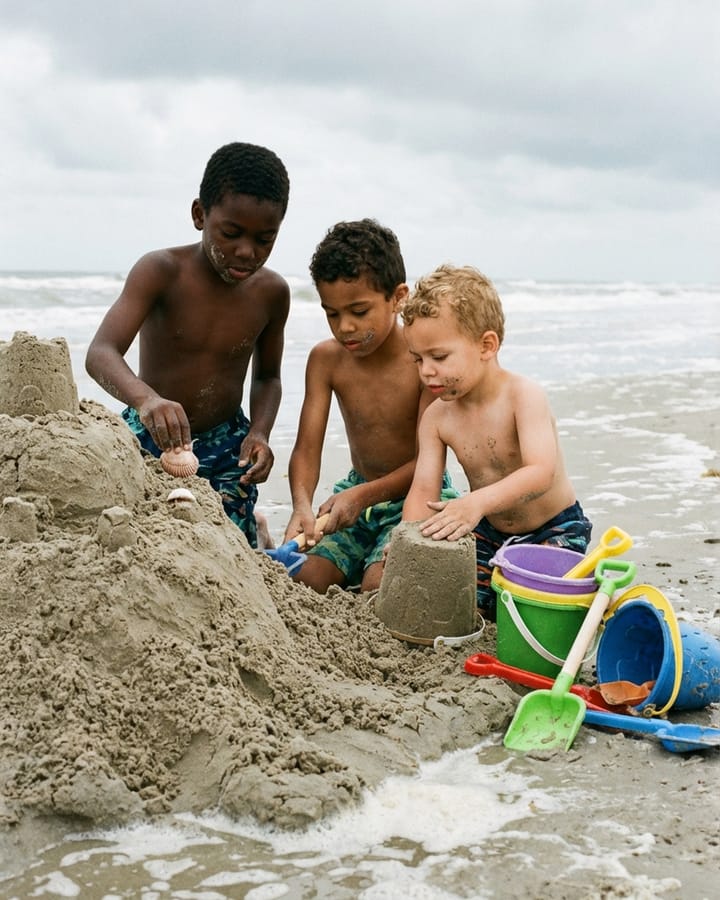 SANDCASTLE CREW